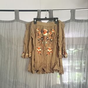 NWT, umgee off shoulder blouse.